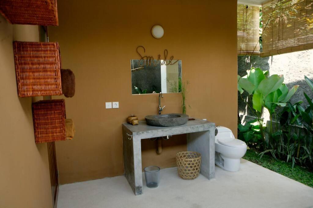 Villa Jungle Joglo à Canggu Extérieur photo
